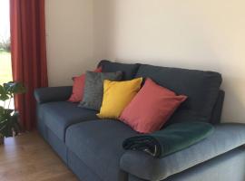 Logement neuf avec jardin privé 4 couchages Option piscine，位于Les Iffs的酒店