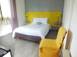 Hotel Restaurant Le Manguier，位于Peyrat-de-Bellac的酒店