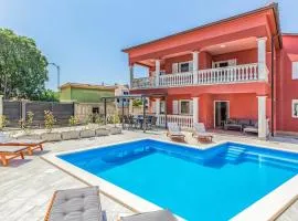 3 Bedroom Nice Home In Pula