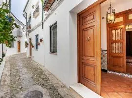 Stunning Apartment In Priego De Cordoba With Wifi And 3 Bedrooms
