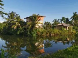 EKUKU lake houses