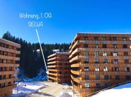 Ferienwohnung Stenna SELVA direkt bei Bergbahnen Skipiste，位于弗利姆斯的酒店