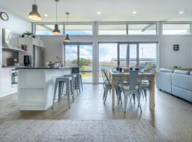 Amaroo 1 - Freycinet Holiday Houses，位于科尔斯湾的酒店