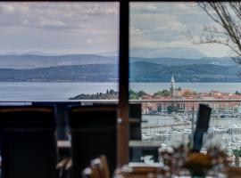 Apartma Bellavista，位于伊佐拉的酒店