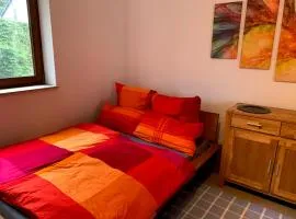 UPGRADE - frisch renoviert - Ferienwohnung Monteuerswohnung am Bauernhofweg in Lohmar nahe S-Bahnhof Messe Flughafen
