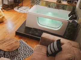 Stilvolles City-Loft mit privatem Whirlpool，位于特里尔芭芭拉温泉附近的酒店