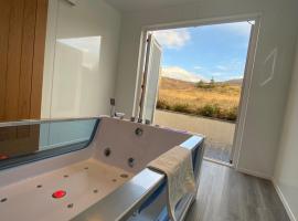 Highland Stays - Ben View Room & Jacuzzi Bath，位于威廉堡的酒店