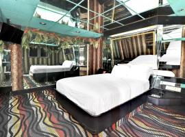 Hollywood Motel，位于法明代尔的酒店