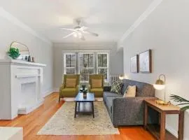 Stay in Style Expansive 2BR Unit with Balcony - Buckingham 3