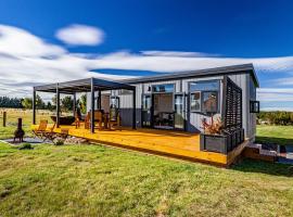 Mangateitei Views - Rangataua Tiny Home，位于奥阿库尼帕克兰椅式缆车附近的酒店