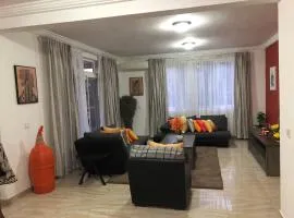 Serene 1 bedroom Apartment with Pool and Free Parking