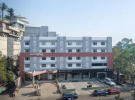 Hotel Opal，位于戈尔哈布尔科尔哈浦机场 - KLH附近的酒店