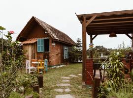 Chalé Sol com hidromassagem em meio a natureza，位于皮萨拉斯的酒店