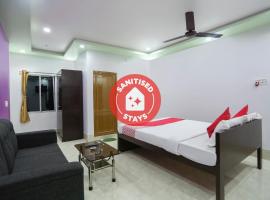 OYO 67063 Roy Villa Resort，位于Baharampur的酒店
