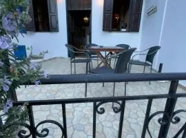 Casa Nikolou Halki