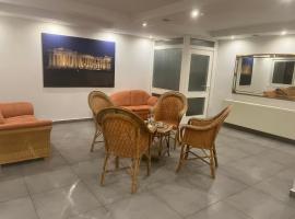 Akropolis Hotel，位于Schlutup的酒店