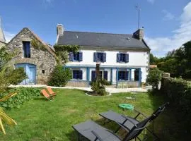 Holiday Home near Pointe du Raz & Sea