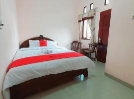 RedDoorz Syariah near Komplek Candi Arjuna Dieng 2，位于迪昂的酒店