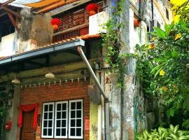 LEJU 21 樂居 Explore Malacca from a riverside house
