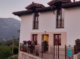 Casa vacacional La Belluga，位于Canales的酒店
