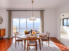 Garajau House - Sunrise to Sunset Ocean View Villa，位于卡尼索的酒店