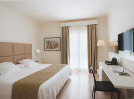 Hotel Pirineos Figueres by Pierre & Vacances，位于菲格拉斯的酒店