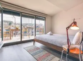 Sleep & Stay Luxury top floor apt with terrace