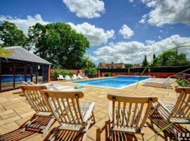 East Green Farm Cottage - Studio Barn - Aldeburgh Coastal Cottages，位于Kelsale的酒店