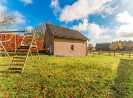 Holiday home in Sourbrodt on the outskirts，位于索尔布罗特的酒店