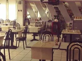 贝拉维斯塔比萨店及旅馆