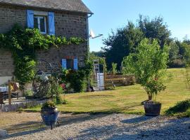 Mortain-Bocage - 2-Bed Wisteria Cottage - Sleeps 4，位于Notre-Dame-du-Touchet的酒店