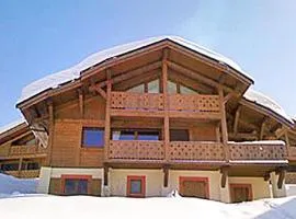 chalet Amitie familial de luxe avec JACUZZI, à 150 m des pistes de ski de la Turche, Parking privé, WIFI fibre, cheminée avec bois,