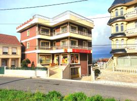 Apartamentos Romaris，位于Miñarzo的酒店
