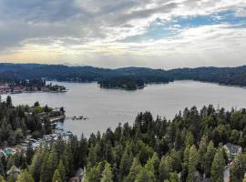 Lake house Cabin - Lake Arrowhead，位于箭头湖的酒店