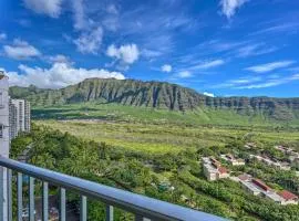 Lush Condo with Community Pool, 1 Mi to Beach!