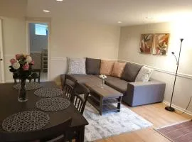 Happy, Cozy, Fun, Loving suite in West Vancouver