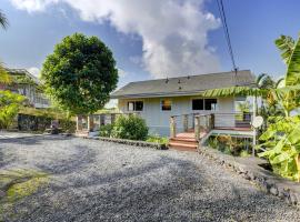 Cozy Kona Coast Apt with Lanai about 8 Miles to Beach!