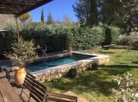 Maison dans un quartier calme a Lourmarin