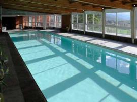 Duplex avec piscine et sauna，位于若西耶的酒店