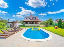 Amazing Home In Bale With Outdoor Swimming Pool