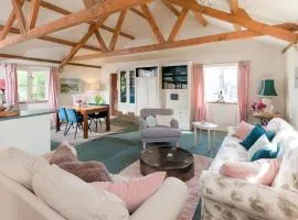 Spacious Swallow Cottage