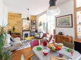 Renovated Furnished Townhouse With 2 Bedrooms & A Splendid Terrace