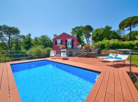 I Giardini di Camogli - VILLA SÀRVIA, garden&pool，位于卡莫利的别墅