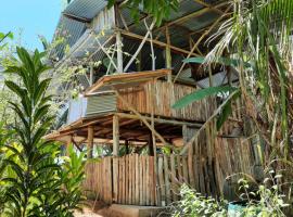 La Muñequita Lodge 2 - culture & nature experience，位于Palmar Sur的青旅