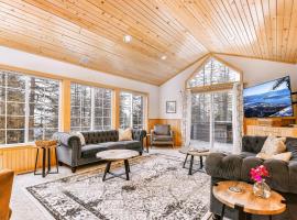 Sunspot Lodge - Schweitzer Mountain，位于桑德波因特Lake View附近的酒店