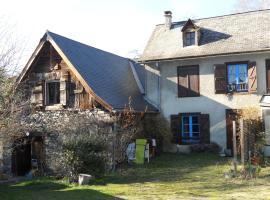Joli gîte en Ariège avec vue，位于Buzan的度假屋