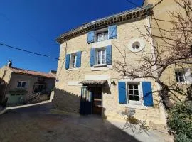 L'angélus, gîte de charme au coeur du vieux village de Sablet