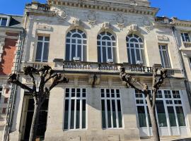 Salon Boyer，位于埃佩尔奈的酒店