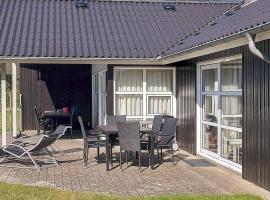 Four-Bedroom Holiday home in Hadsund 26，位于诺尔赫鲁普的酒店