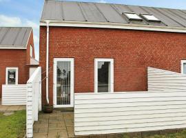 Seaside Retreat at Rim - By Traum Ferienwohnungen，位于罗莫柯克比的带泳池的酒店